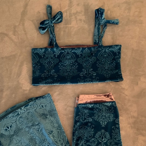 LUX MUSE TWO PIECE SET 💜 - Picture 2 of 8